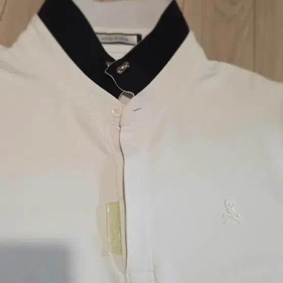 [BUNJANG] Mark &ロナ Collar Color-Block Shirt White Size 100 / 마크앤로나 카라 배색 셔츠 화이트 100