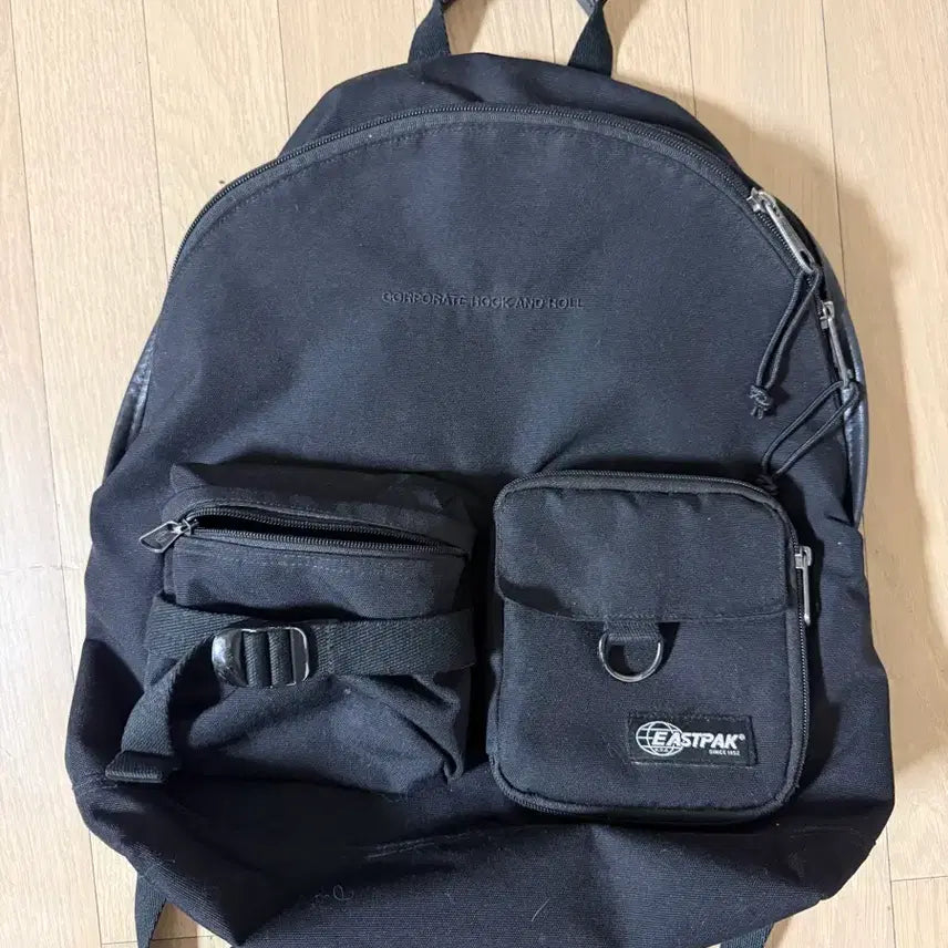 [BUNJANG] Eastpak x Vivastudio Collaboration Backpack / 이스트팩 x 비바스튜디오 콜라보 백팩