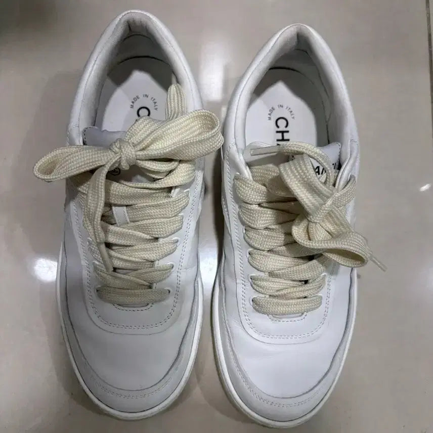 [BUNJANG] Chanel 24C Sneakers White Size 36.5 / 24C 샤넬 스니커즈 화이트 36반
