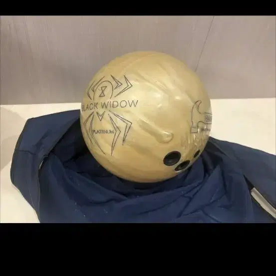 [BUNJANG] Storm Black Widow Platinum Bowling Ball (15lb) / 블랙위도우 플래티넘 볼링공15파운드