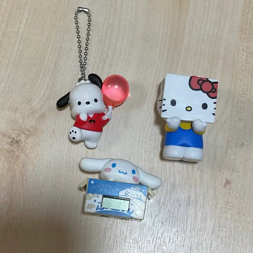 [BUNJANG] Sanrio Gacha Charm Set: Hello Kitty, Cinnamoroll, Pochacco / 급전) 산리오 키링 가챠 헬로키티 시나모롤 포챠코