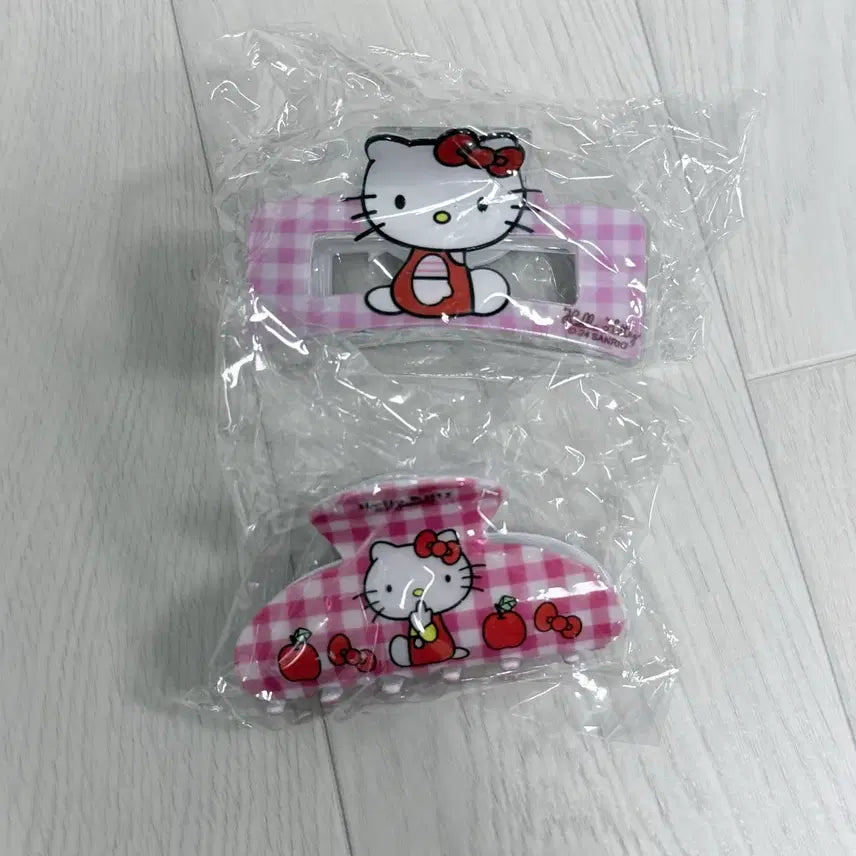 [BUNJANG] Hello Kitty Hair Claw Clips Set (2 Pieces) / 헬로키티  헤어 집게핀 2개 세트(새상품)