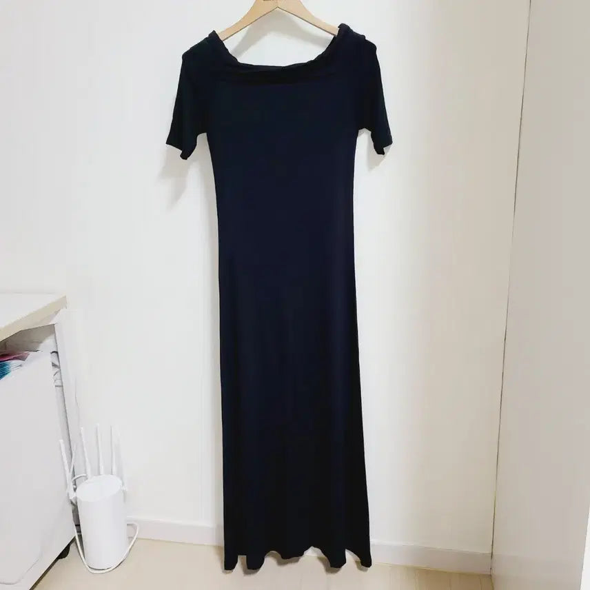 [BUNJANG] Women's Black Off-Shoulder Maxi Short-Sleeve Dress - High Quality, Imported / 새상품 여성s 55 블랙 오프숄더 맥시 반팔 롱원피스 스판고퀄 수입의류