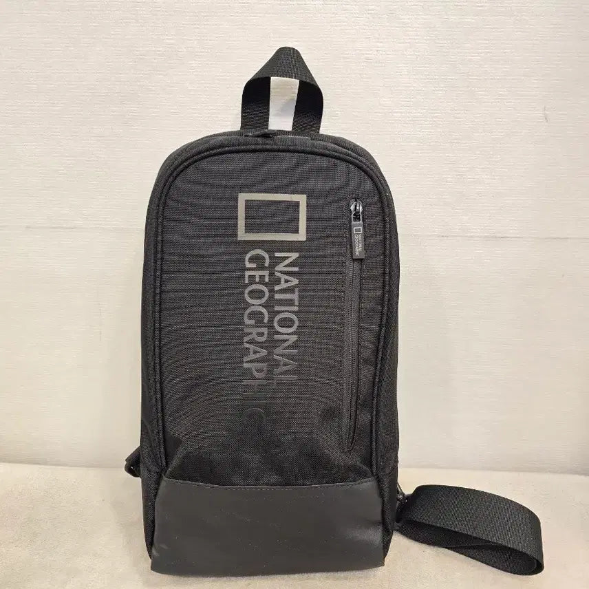 [BUNJANG] National Geographic Black Sling Bag Crossbody Bag / 거의새거) 내셔널지오그래픽 블랙 슬링백 크로스백