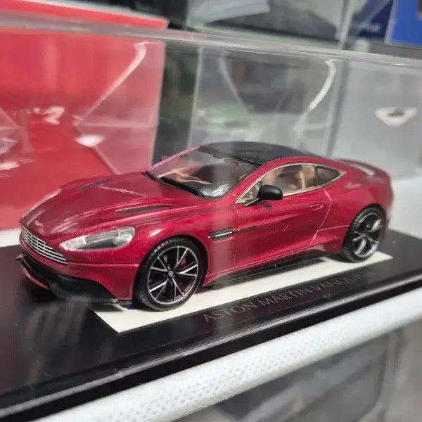 [BUNJANG] Kyosho Aston Martin Vanquish (Volcano Red) 1/43 Scale Die-cast Model / 1/43 교쇼 애스턴마틴 뱅퀴시(볼케이노 레드) 모형,다이캐스트