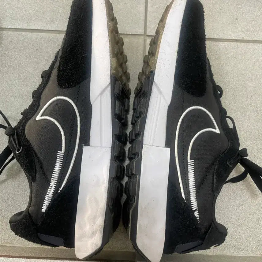 [BUNJANG] Nike Fontanka Waffle Black DC3579-005 Sneakers / 나이키 폰탄카 와플 DC3579-005 블랙 운동화 250
