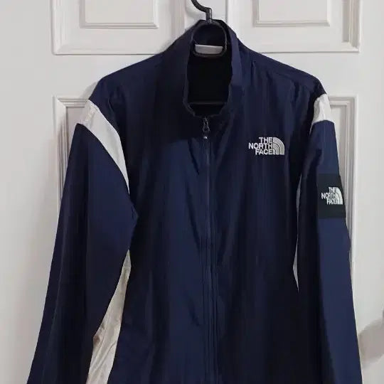 [BUNJANG] The North Face Loose Fit Lightweight Jacket / 노스페이스 루즈핏 초경량 홀겹 바람막이 레스턴 자켓