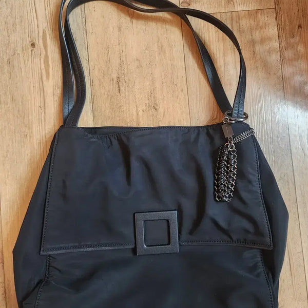 [BUNJANG] Loose & Lounge Black Nylon Leather Trim Shoulder Bag / 루즈앤라운지 블랙 숄더백