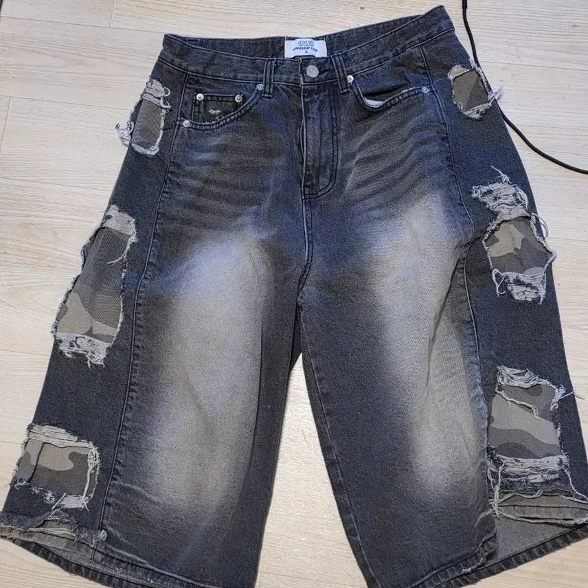 [BUNJANG] UUL Bermuda Camo Black Denim Shorts / UUL 버뮤다 카모 흑청데님