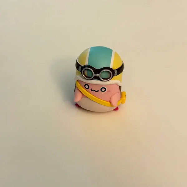 [BUNJANG] Cute Character Figure with Helmet / 귀여운 피규어