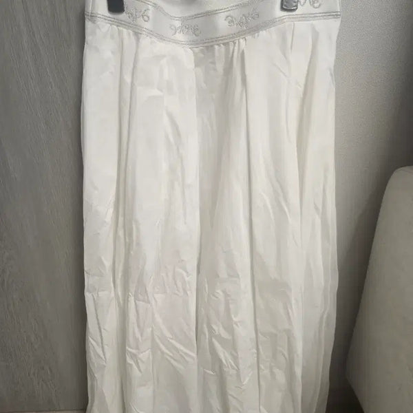 [BUNJANG] TIME (Hansem) White Skirt Size 85 / 한섬 TIME 스커트 85사이즈