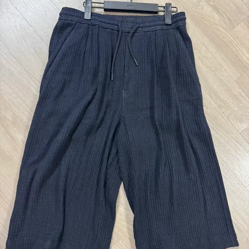 [BUNJANG] Juun.J 25SS Juun.Jpleecee Stripe Bermuda Shorts / [46] 준지 25SS 준므플리세 스트라이프 버뮤다