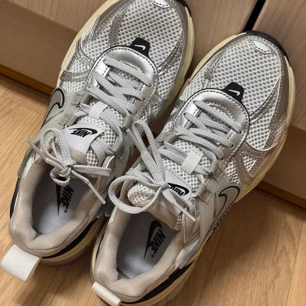 [BUNJANG] Nike V2K Run Summit White Metallic Silver / 나이키 V2K 런 서밋 화이트 메탈릭 실버