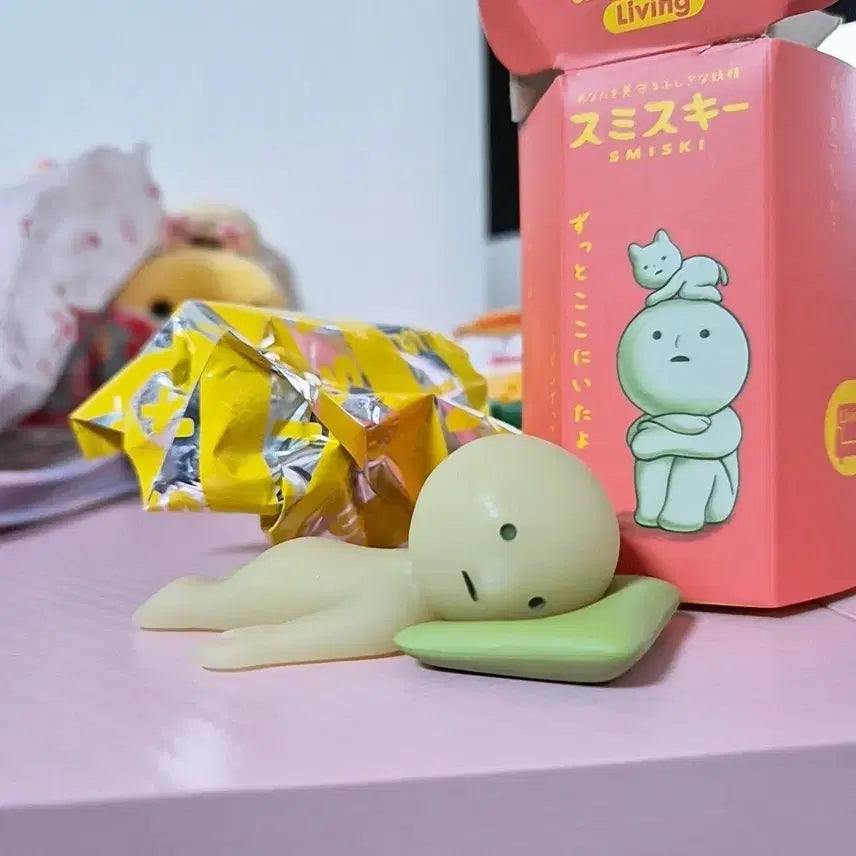 [BUNJANG] Smiski Glow-in-the-Dark Figure / 스미스키 야광 피규어