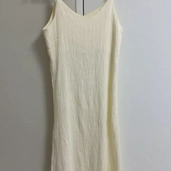 [BUNJANG] Cream Spaghetti Strap Dress / 크림색 끈나시 원피스