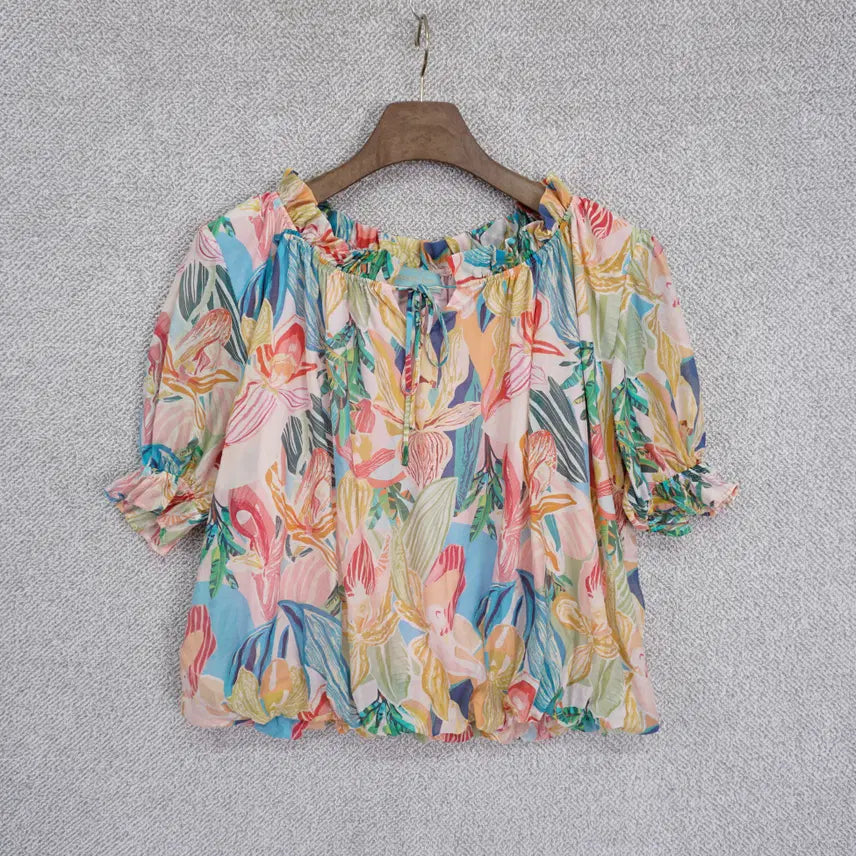 [BUNJANG] Tiffany & Co. Frilled Hem Banding Volume Blouse / 티파니앤 프릴 밑단밴딩 볼륨 하늘하늘 블라우스 free