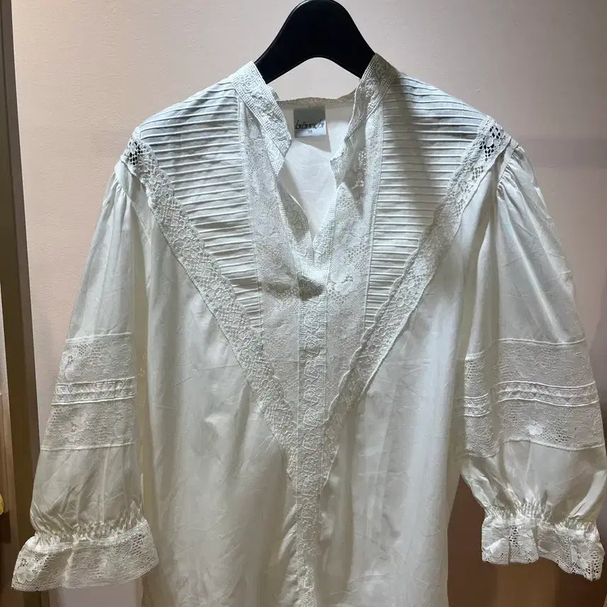 [BUNJANG] Lace Cotton Blouse / 레이스 코튼 블라우스