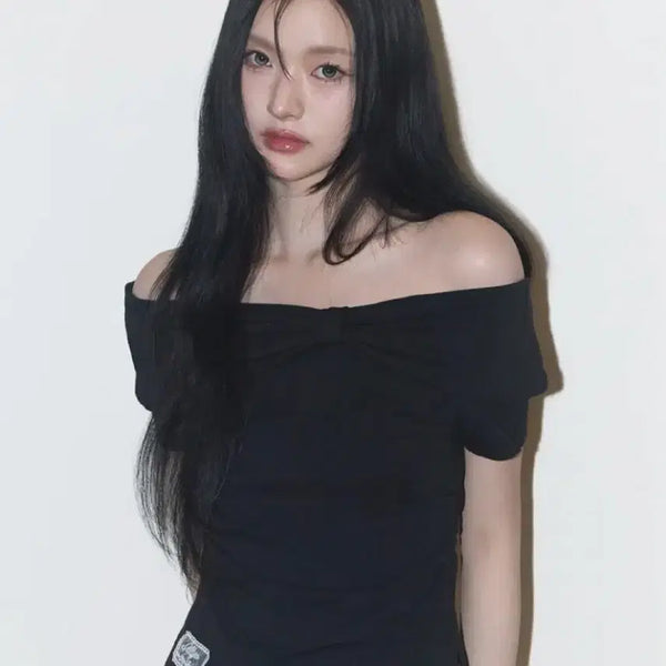 [BUNJANG] Illico Bow Off-Shoulder T-Shirt Black / 일리고 보우 오프숄더 티 블랙
