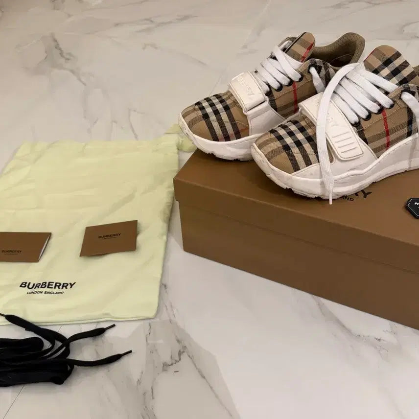 [BUNJANG] Burberry Vintage Check Suede Leather Sneakers White / 버버리 빈티지 체크 스웨이드 레더 스니커즈 화이트