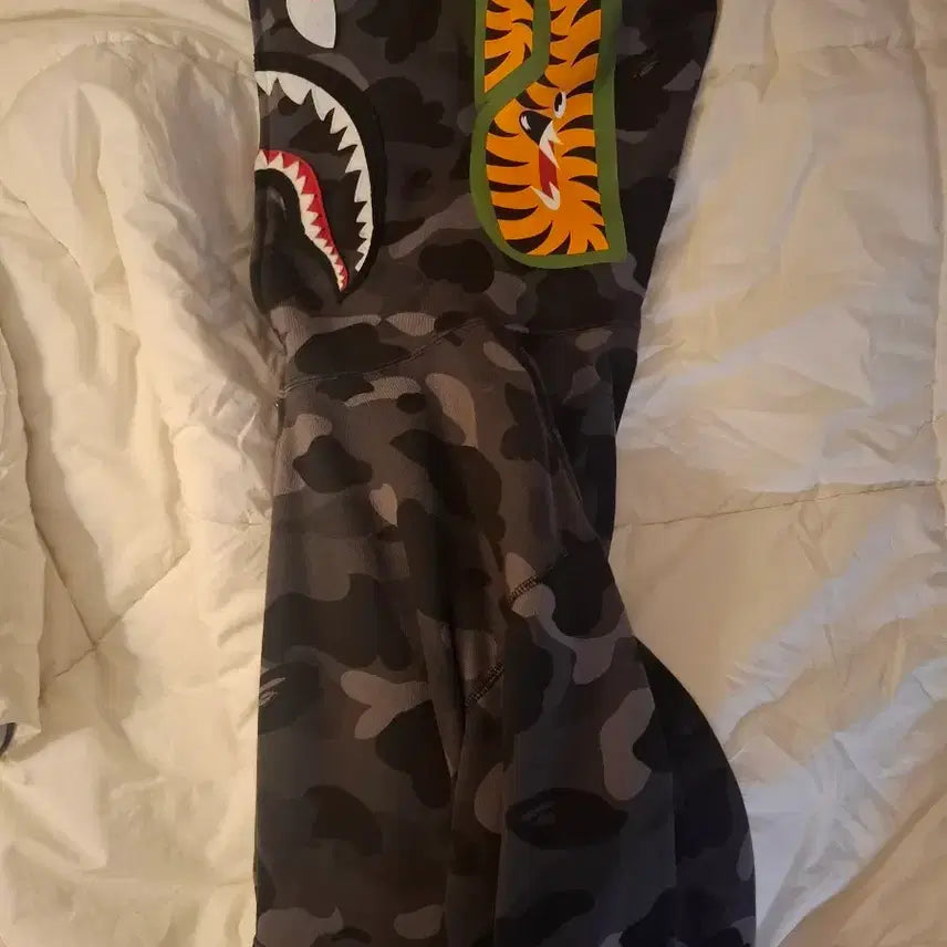 [BUNJANG] Bape Shark Hoodie Black Camo XL / XL)베이프 샤크 후드 블랙 카모