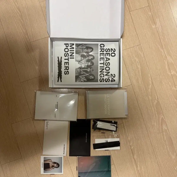 [BUNJANG] LE SSERAFIM 2024 Season's Greetings Set / 르세라핌 2024 시즌 그리팅(급처)