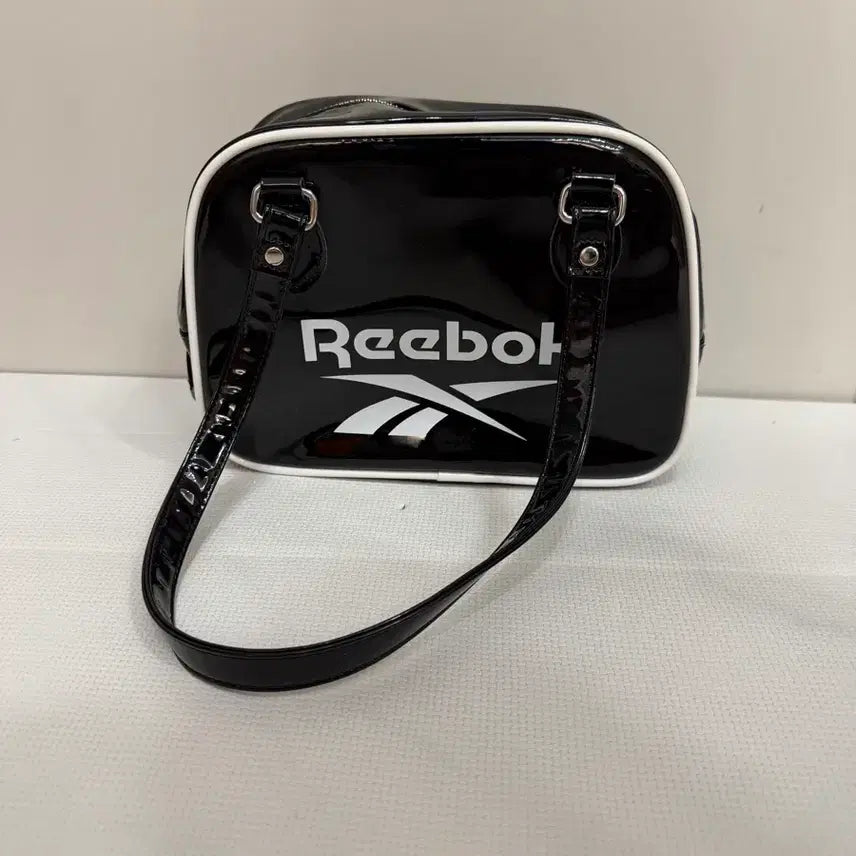 [BUNJANG] Reebok Enamel Small Bag Black / 리복 에나멜 스몰 백 블랙
