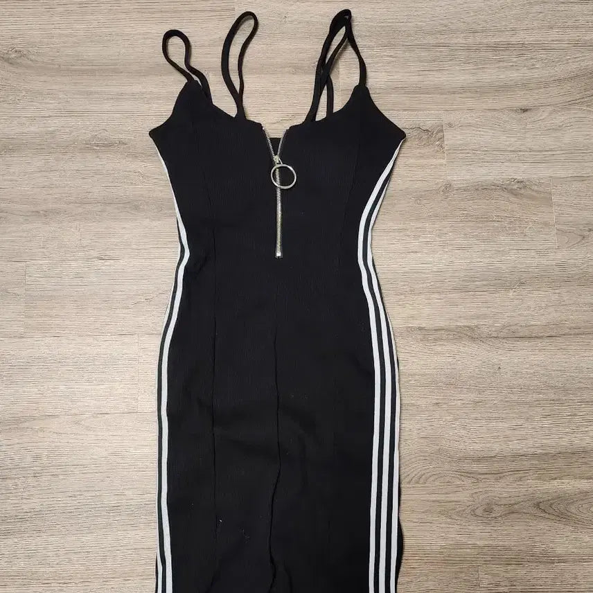 [BUNJANG] Strap Mini Dress with Ring Zipper and Side Panel / 기본 블랙 원피스 링 지퍼 배색 스트랩