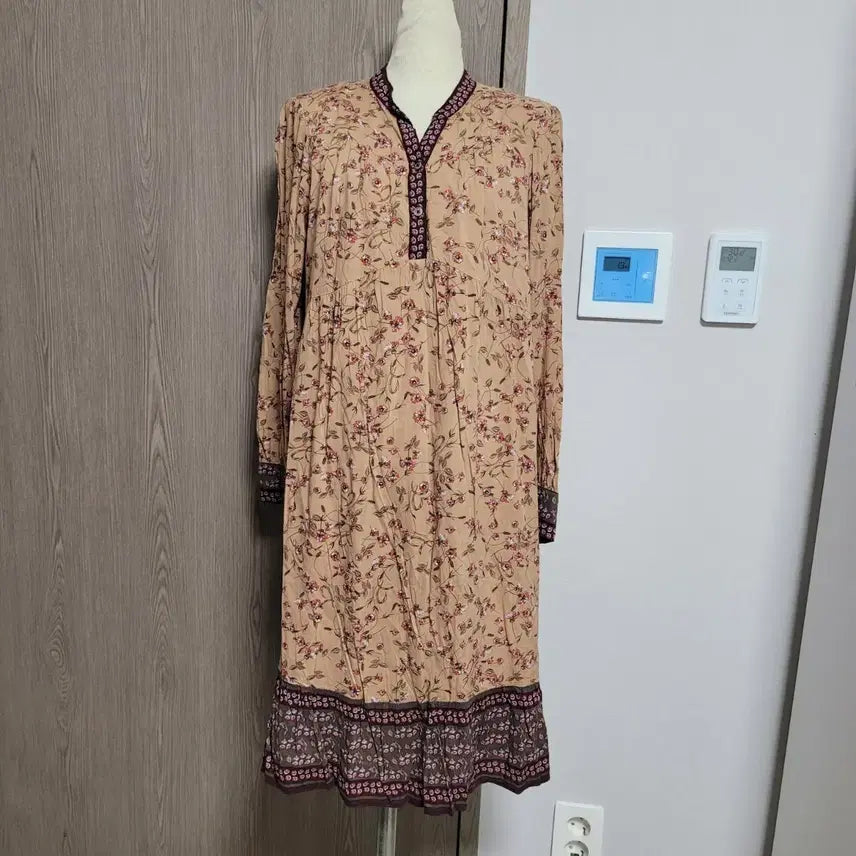[BUNJANG] Thursday Island Floral Pattern Midi Dress / 가격제안행사!!   써스데이아일랜드  플로럴 패턴 미디 원피스