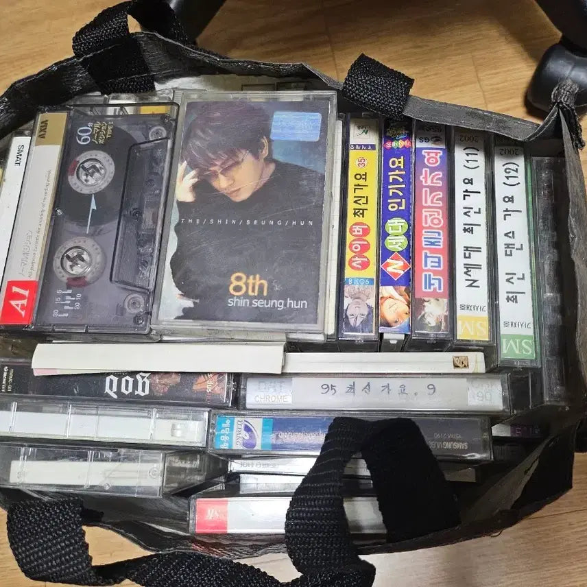[BUNJANG] Cassette Tape & CD Bundle (Approx. 71) / (네고가능)카세트테이프&CD(약73개)