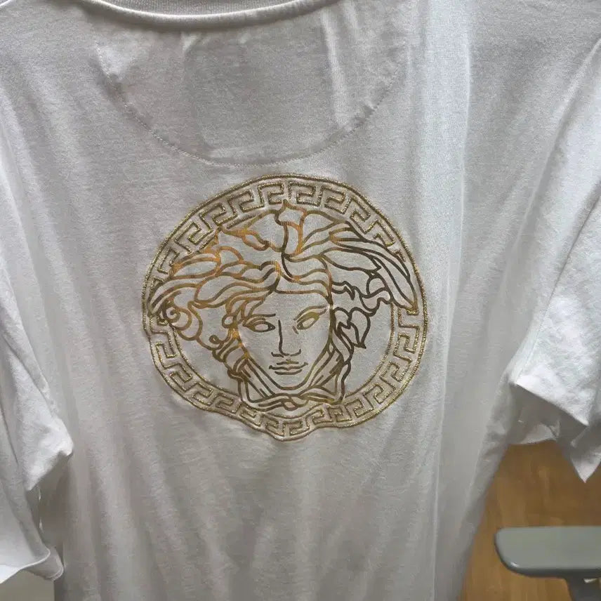[BUNJANG] Versace Medusa Logo Short Sleeve T-Shirt White / 베르사체 메두사 로고 반팔 티셔츠 화이트
