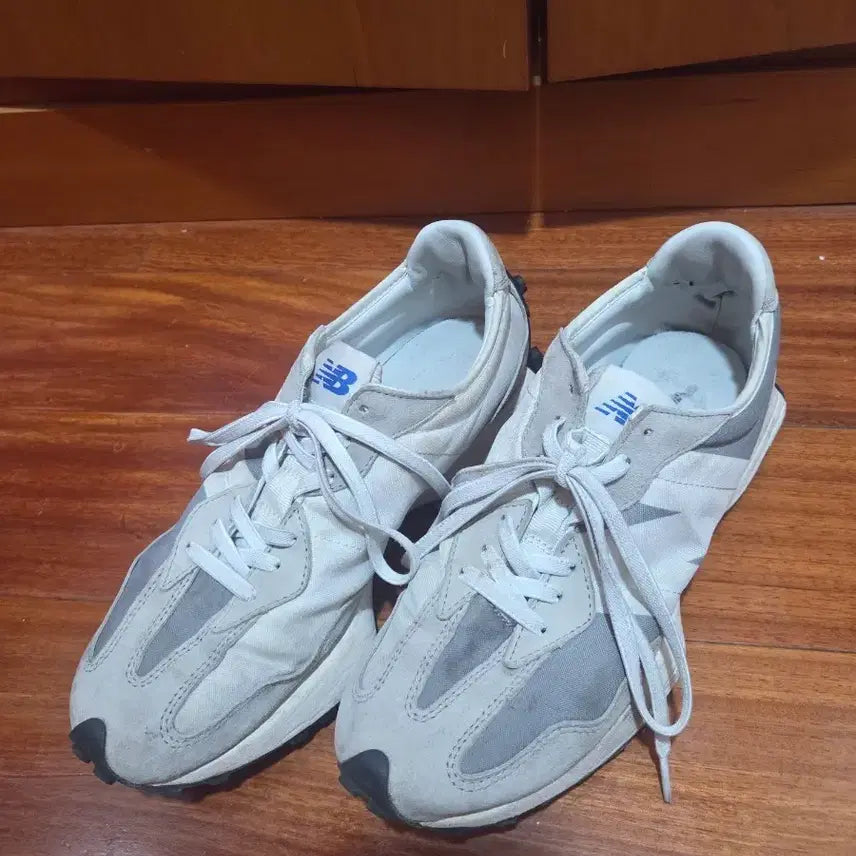 [BUNJANG] New Balance 327 White/Gray Sneakers 270 / 뉴발란스 327 화이트/그레이 운동화 270