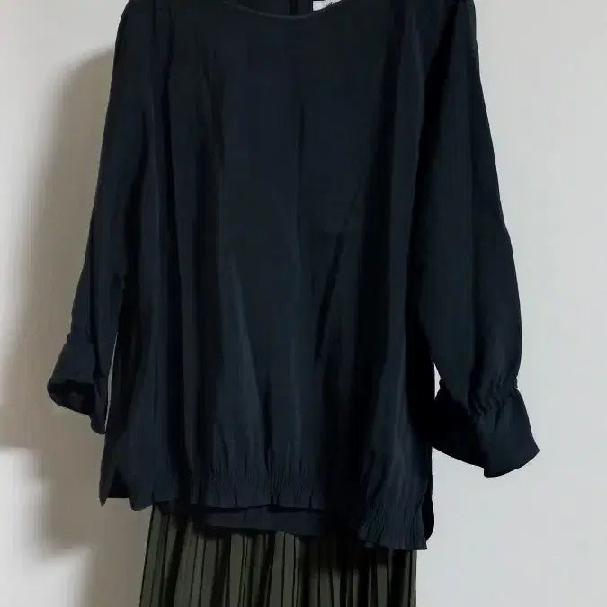 [BUNJANG] JISEN Navy Blouse 95 / 지센 네이비 블라우스 95