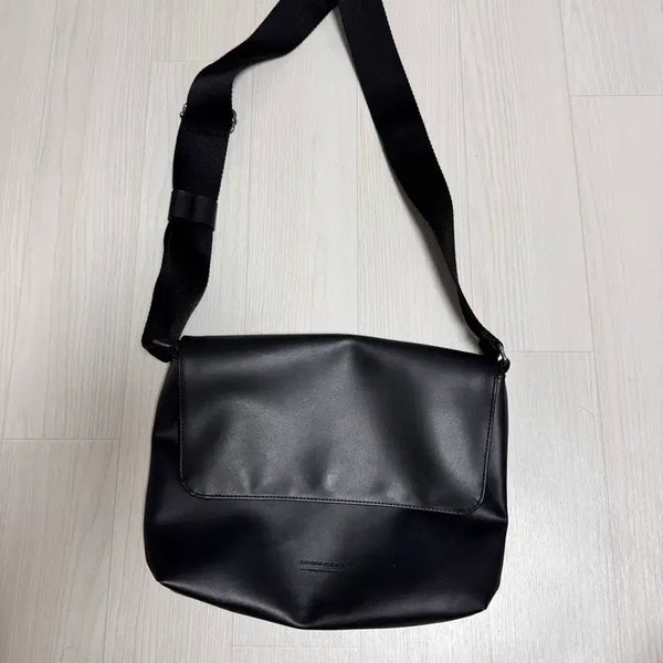 [BUNJANG] National Publicity ANZA HQ Leather Messenger Crossbody Bag / 내셔널 퍼블리시티 ANZA HQ 가죽 메신저 크로스백