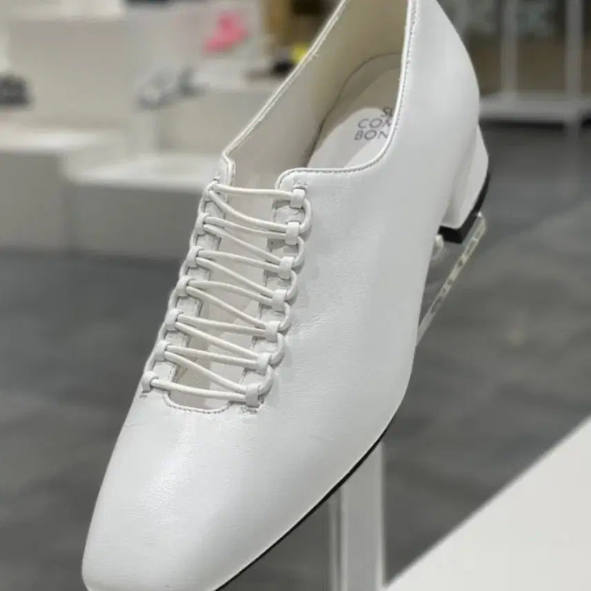 [BUNJANG] SUECOMMA BONNIE Ivory Leather Sneakers 230 / (새상품) 슈콤마보니 아이보리 스니커즈 230 바이미나 세라 바바라