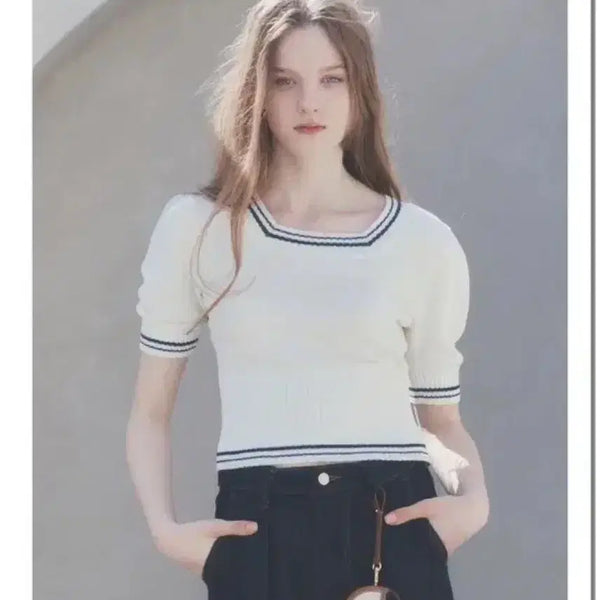 [BUNJANG] AvieMoua Square Neck Knit Top Ivory / 아비에무아 스퀘어넥 니트 탑 아이보리