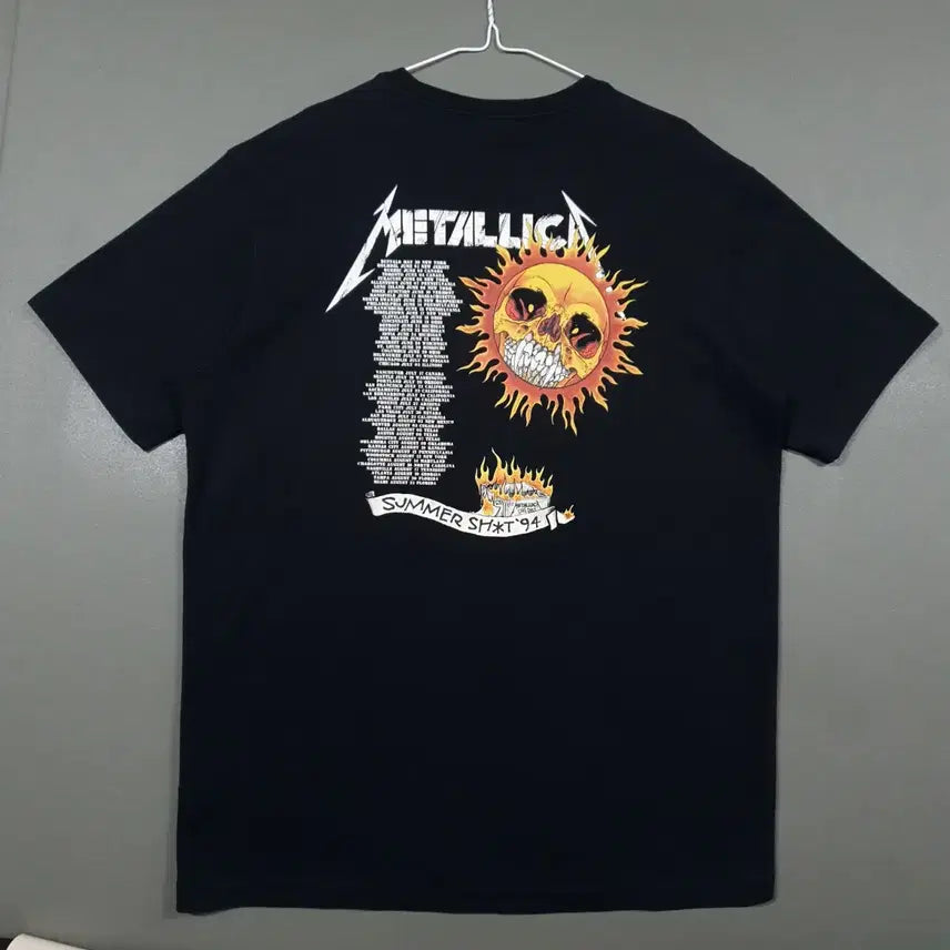 [BUNJANG] New Era x Metallica Limited Edition Flame Skull Pershead Graphic T-Shirt XL / XL) 뉴에라 X 메탈리카 신형 플레임 스컬 퍼스헤드 반팔티 한정판 희귀