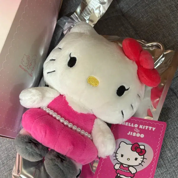 [BUNJANG] Hello Kitty Jisoo Collaboration Doll Keychain / 헬로키티 지수 콜라보 인형 키링