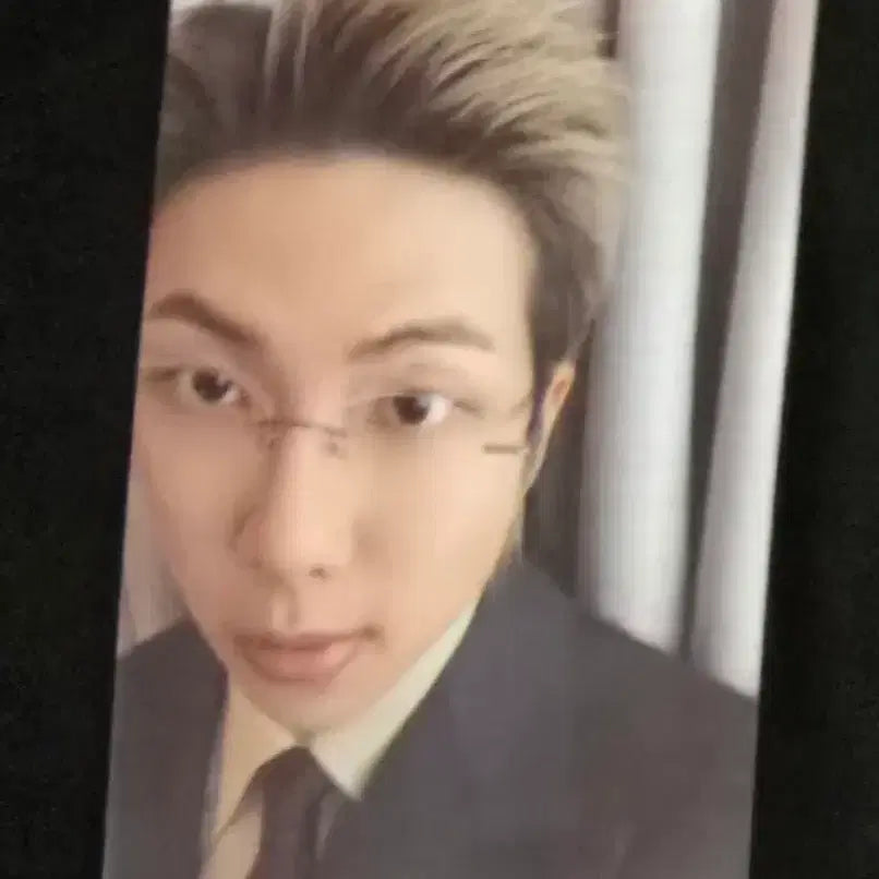 [BUNJANG] BTS Arirang Busan RM (Namjoon) J-Hope (Hoseok) Photocard / 방탄 BTS 아리랑 부산 역조공 포카 rm(남준) 제이홉(호석)