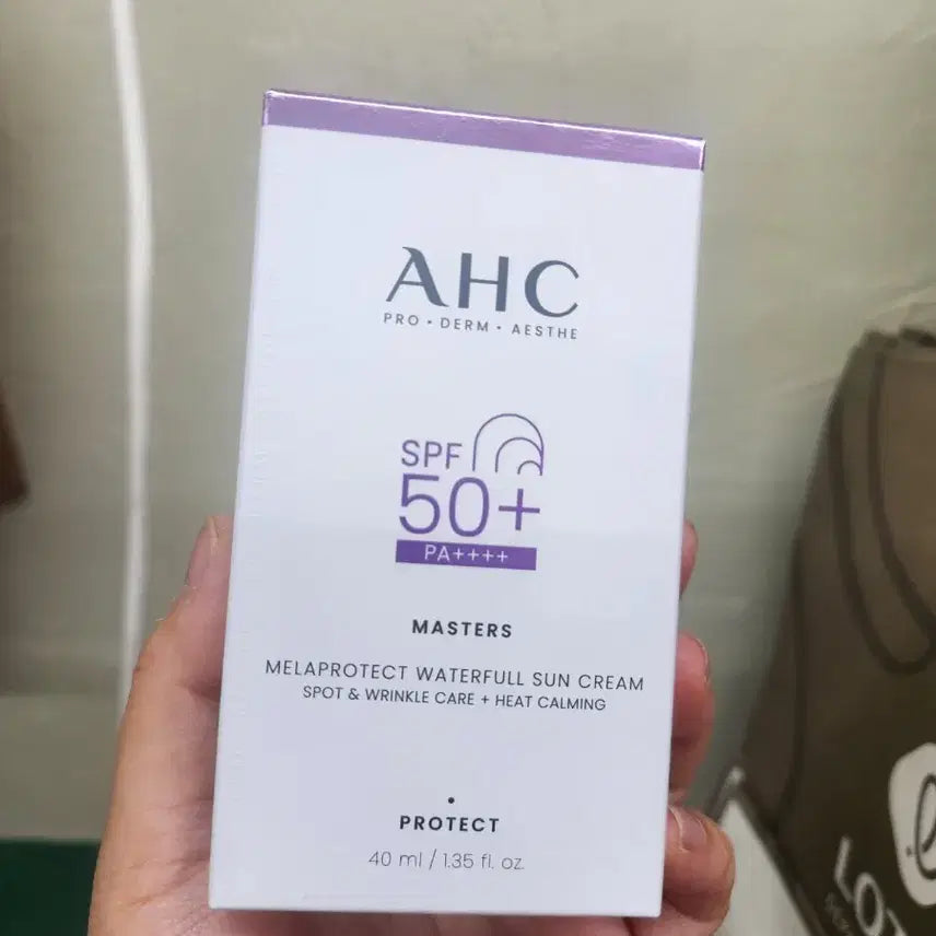 [BUNJANG] AHC Masters Mela Protect Waterful Sun Cream SPF50+ PA++++ / AHC 마스터즈 멜라 프로텍트 워터풀 선크림