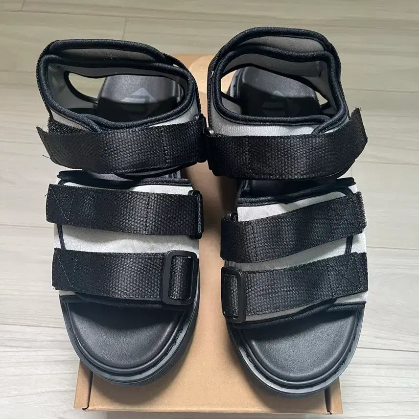 [BUNJANG] Unisex Strap Sandals - Size 240 / 국내제작 스트랩 샌들