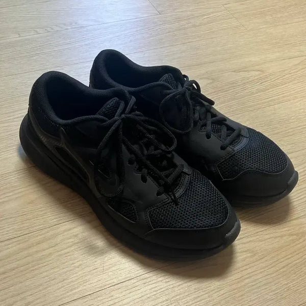 [BUNJANG] Mizuno All Black Running Shoes / 미즈노 운동화