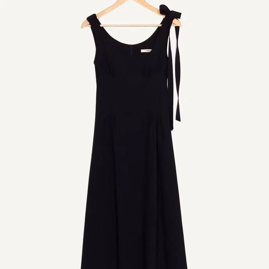 [BUNJANG] Ivana Helsinki Ribbon Sleeveless Dress / IvanaHelsinki 이바나 헬싱키 리본 슬리브리스 원피스 _A426