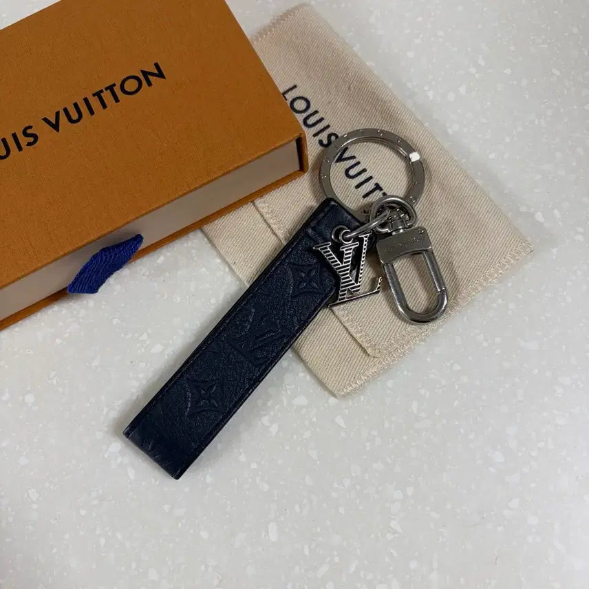 [BUNJANG] Louis Vuitton Shadow Dragonne Keyring / [정품] 루이비통 쉐도우 드라곤느 키링
