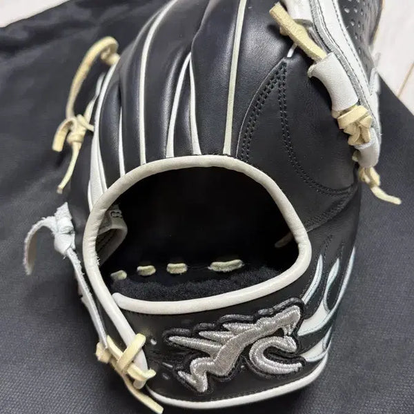 [BUNJANG] Gloves Studio Ryu Limited Edition Infield Order Glove / 글러브스튜디오 류 한정판