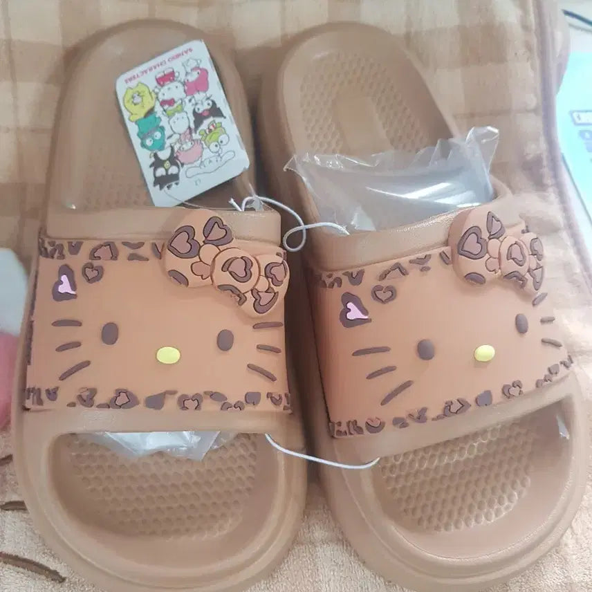 [BUNJANG] Hello Kitty Leopard Pattern Mule Slippers / 헬로키티 뮬 슬리퍼 브라운