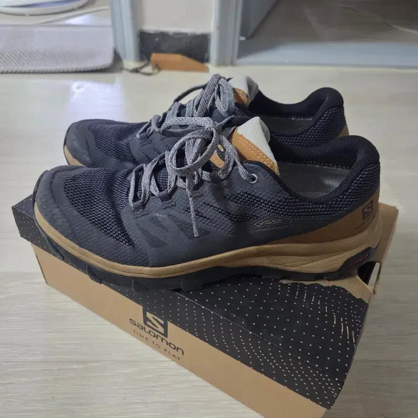 [BUNJANG] Salomon Outline GTX 265mm Hiking Shoes / 살로몬 outline gtx 265mm