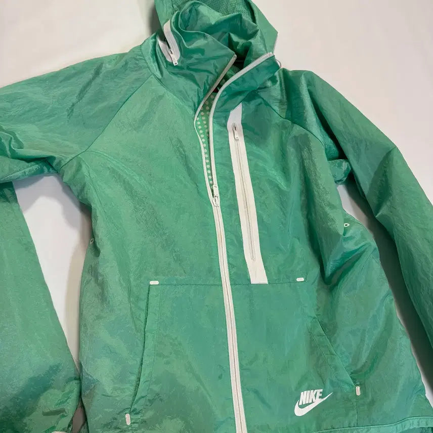 [BUNJANG] Nike Women's Windbreaker - Size 85 / 나이키 여성 바람막이(85사이즈)