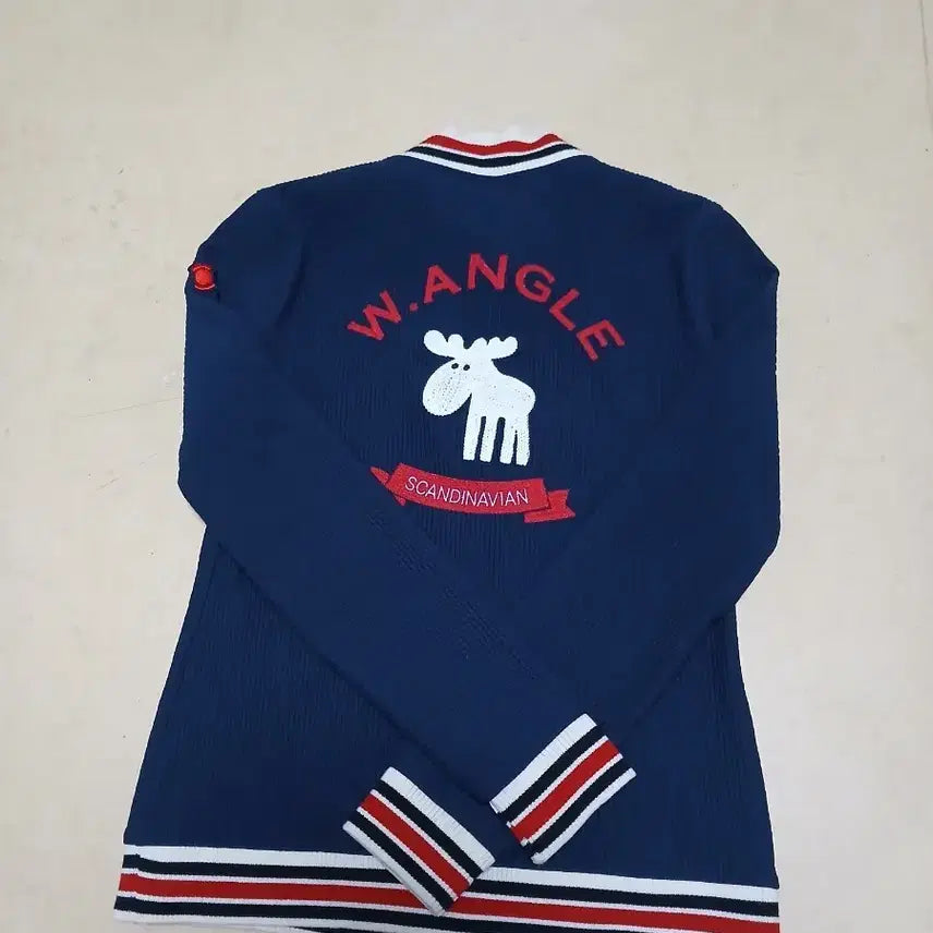 [BUNJANG] WAWGEL Navy Elk Character Knit Zip-up Vest / 와이드앵글의 매력적인 네이비 색상 골프 니트 집업 55이에요엘크 캐릭터