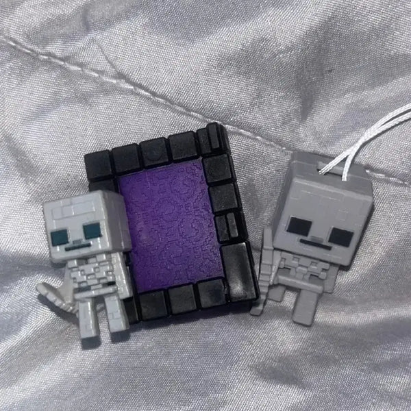 [BUNJANG] Minecraft Kinder Joy Nether Portal Skeleton Keychain / 마인크래프트 킨더조이 지옥문 스켈레톤 키링