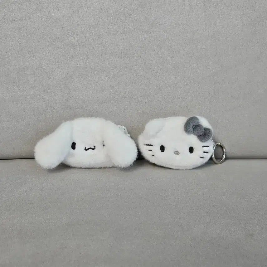 [BUNJANG] Sanrio Cinnamoroll & Hello Kitty Keychain Coin Pouch & Airpods Case / 산리오 시나모롤 키티 키링 동전지갑 에어팟 파우치